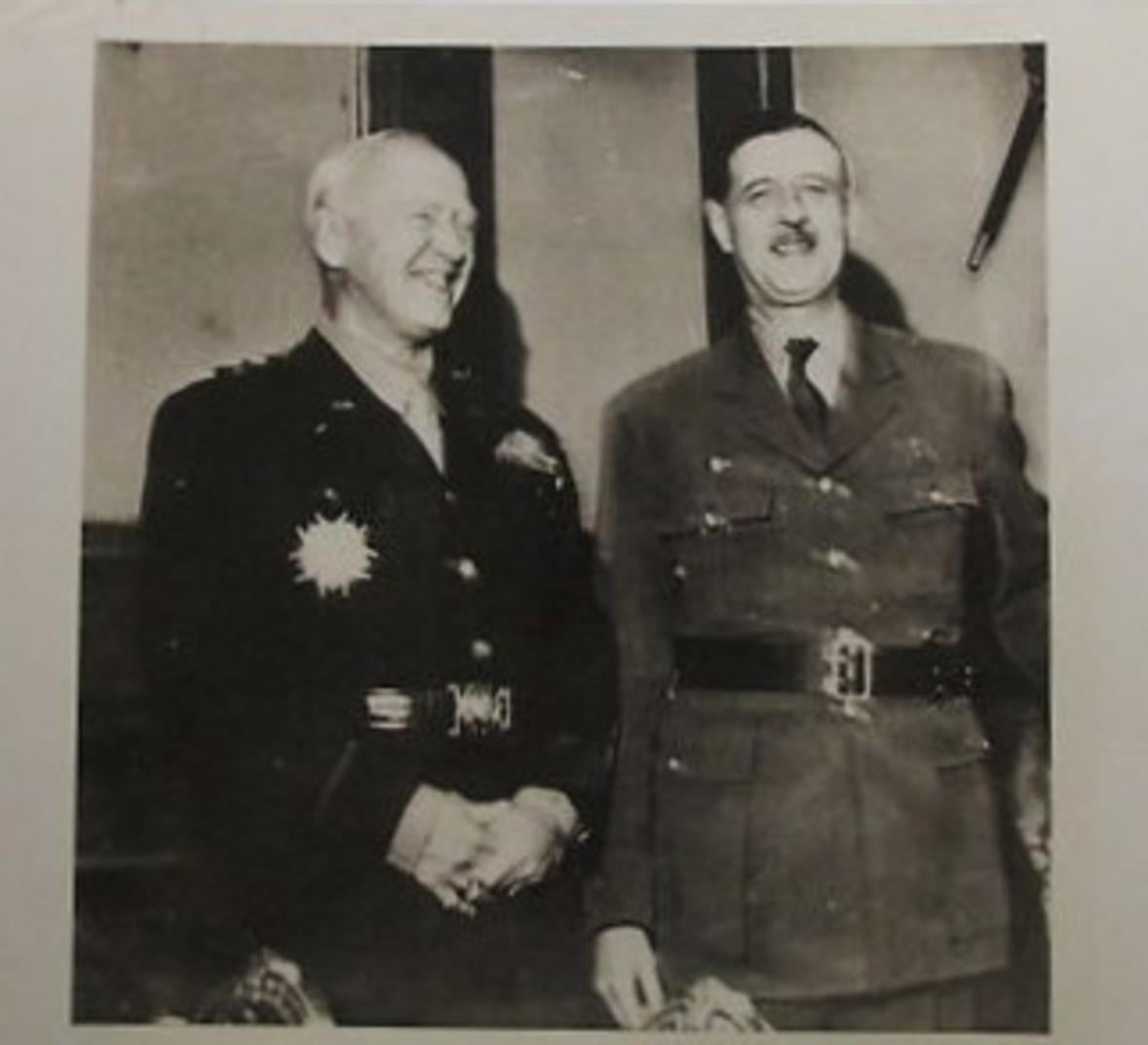 US and French Generals George S Patton and Charles De Gaulle in Paris, shortly after it’s liberation, 1944. (1178×1072)