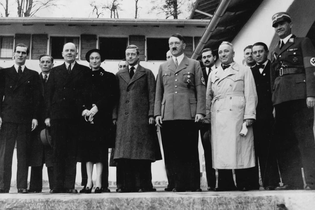 Former British King Edward VIII and his wife Wallis Simpson at Hitler’s residence in the Berchtesgaden mountains, Bavarian Alps, 1937. [1286×857]