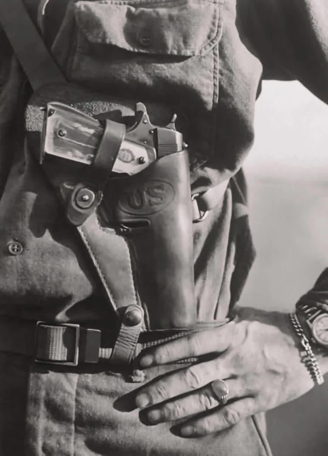 US soldier’s M1911 pistol with “Sweetheart Grips” – clear grips covering a picture of his loved one, ca 1944. [1080×1503]