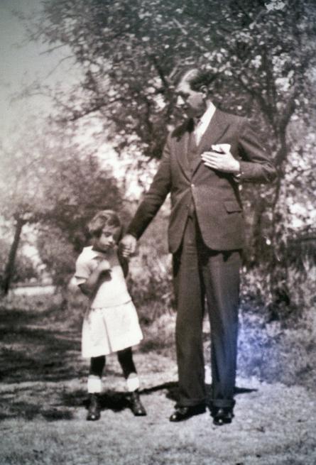 Future WWII hero & French president Charles De Gaulle with his daughter Anne in the 1930’s. Anne was born with down syndrome but was never institutionalized, as was common at the time, & lived with her family until the end of her life. She died of pneumonia in 1948 at the age of 20 (1310×900)
