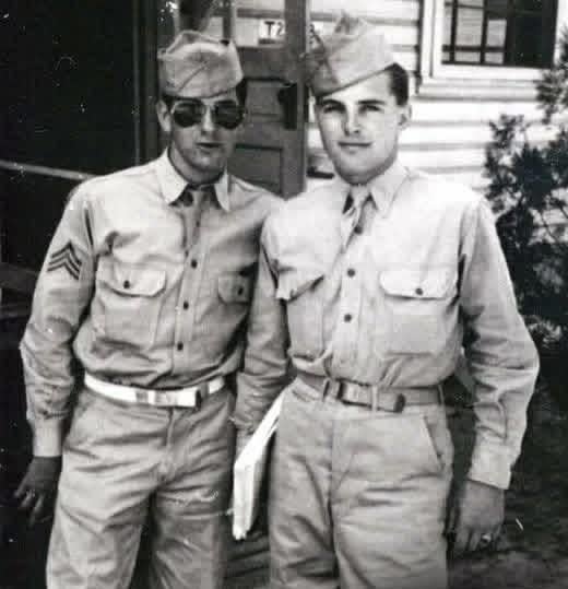 “Wild Bill” Guarnere with Mike Ranney of Band of Brothers fame at Camp Toccoa, 1942. [520×539]