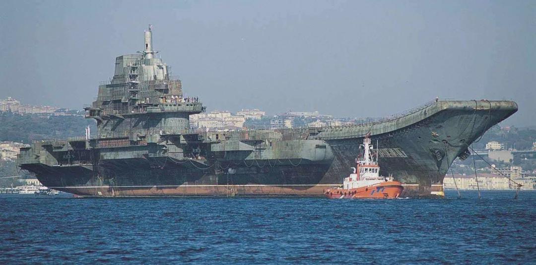Soviet aircraft carrier Varyag under tow through the Bosphorus, Nov 2001 bought by a Hong Kong shell company for $20M as a “floating casino,” she became the Chinese Liaoning after a 15,000-mile odyssey. [1436×709]