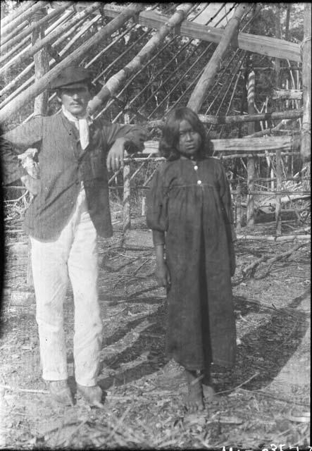 “Huitote girl and owner”, photographed by anthropologist William Curtis Farabee in the south-eastern Peruvian Amazon. The “owner” forced several Huitoto families to emigrate 1,000+ miles away from their homeland after a dispute with a Peruvian rubber firm. Image circa 1908-1909. [443×640]