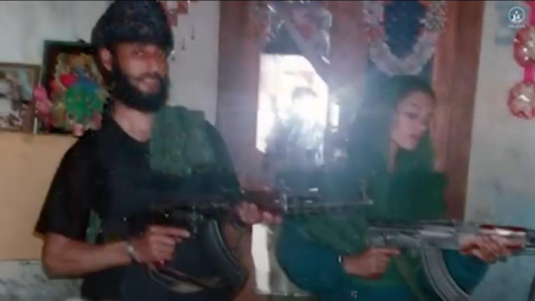 A Sikh couple during Sikh Insurgency in India, 1980s (1079 x 607)