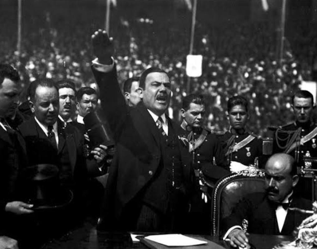 Mexican revolutionary general Plutarco Elias Calles being sworn in as President, 1924. Calles founded what is today the PRI (Institutional Revolutionary Party,) which ruled Mexico uninterrupted from 1929-2000. Calles ruled through a line of puppet presidents from 1929 to 1934 (1018×899)