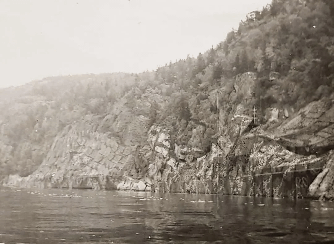 Swedish warships camouflaged in Smörkullen, Sweden, 1942. [1080×790]