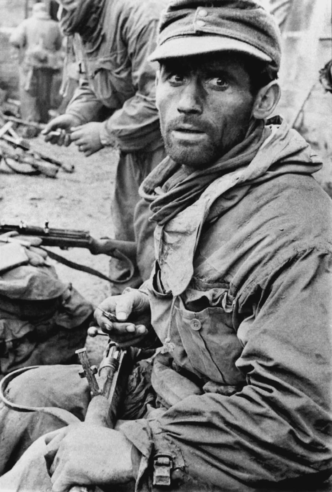 A German soldier during the Battle of Stalingrad, 1943. [1080×1601]