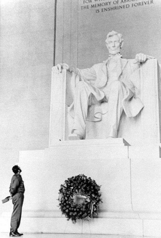Fidel Castro at the Lincoln Memorial on April 19, 1959 [541×800]