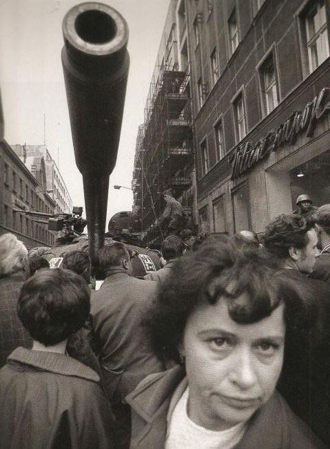 Residents of Prague – crowded around a Soviet main battle tank, during the Warsaw Pact invasion of Czechoslovakia – amidst the period of the ‘Prague Spring’, c. August 20th – 21st, 1968. [479 x 651]
