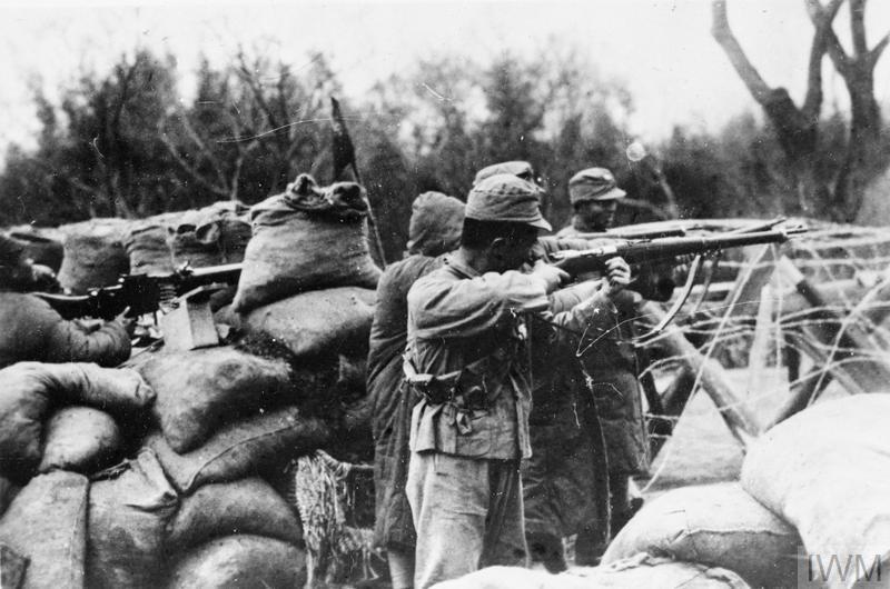 Chinese troops manning a sandbagged position during the Shanghai incident of 1932 (800×530)
