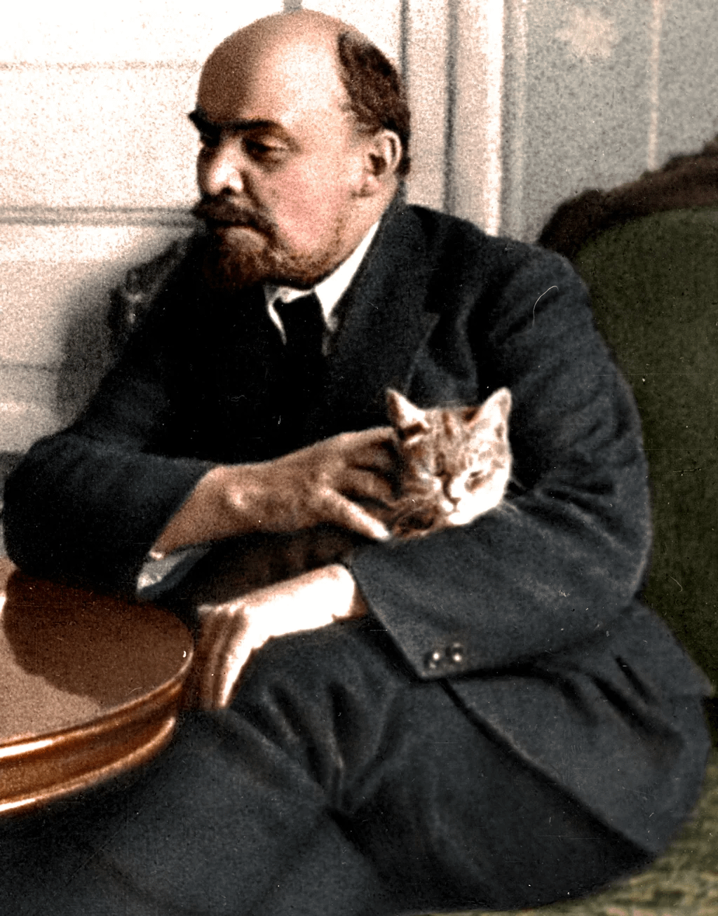 Russian socialist Vladimir Lenin and his cat, 1921. [1024×1306]