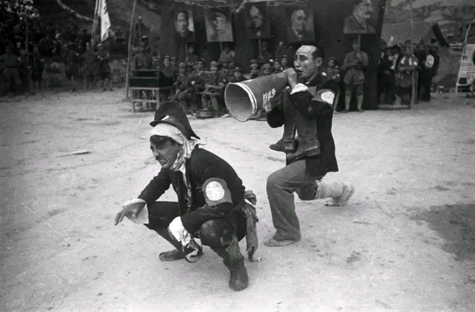 June 1944,chinese communists Party in Yan’an celebrate the Normandy landings. Two actors play Hitler and Goebbels as learning the landing. [960×631]