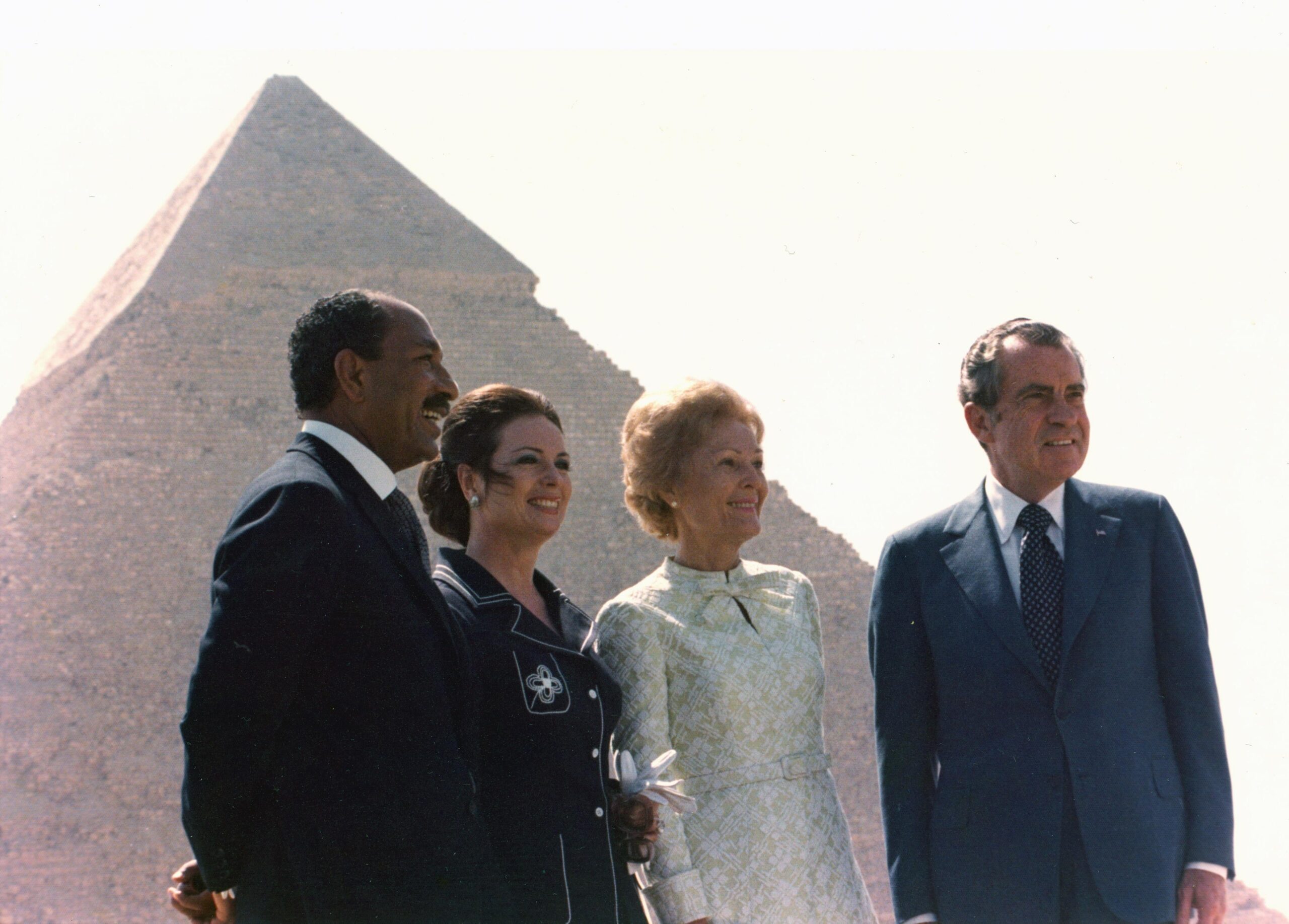 Richard Nixon, Anwar sadat and their wives at the pyramids June 1974 (3809×2731)