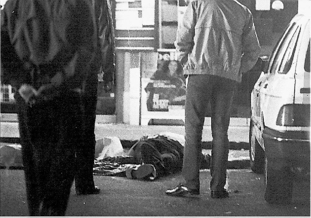 [1000×703] The Bende Van Nijvel killed 28 people in 1982 during supermarket robberies. Nobody in this picture is recognizable.