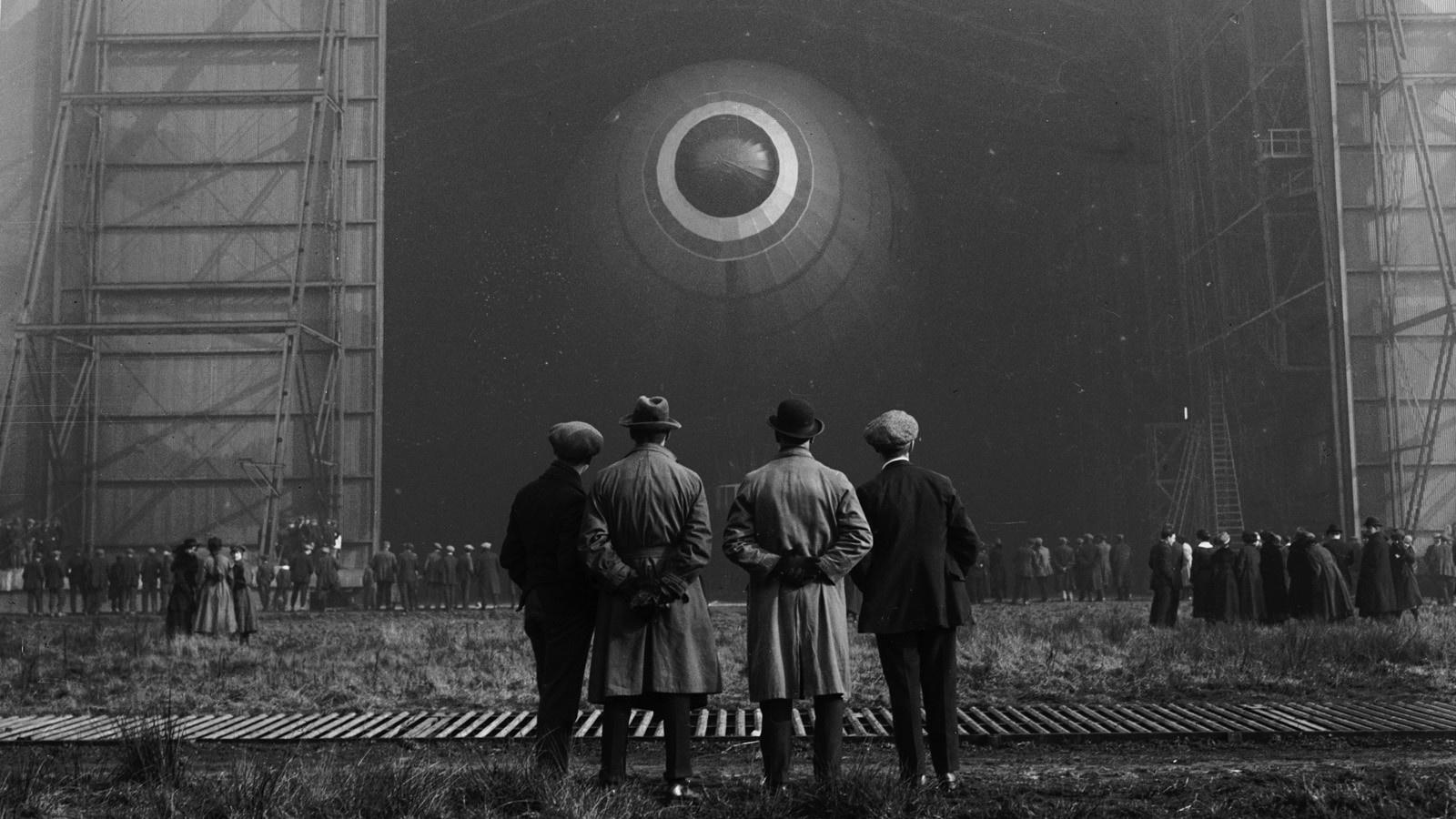 The British airship R33 in its hangar as it prepares for its first-ever flight, March 1919 [1600×900]