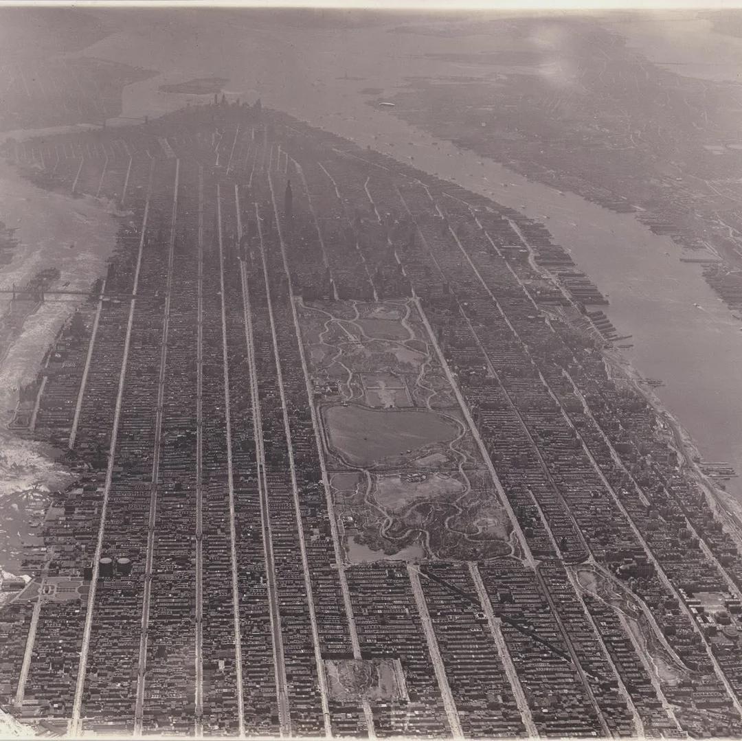Manhattan before most skyscrapers, 1931. [1080×1079]