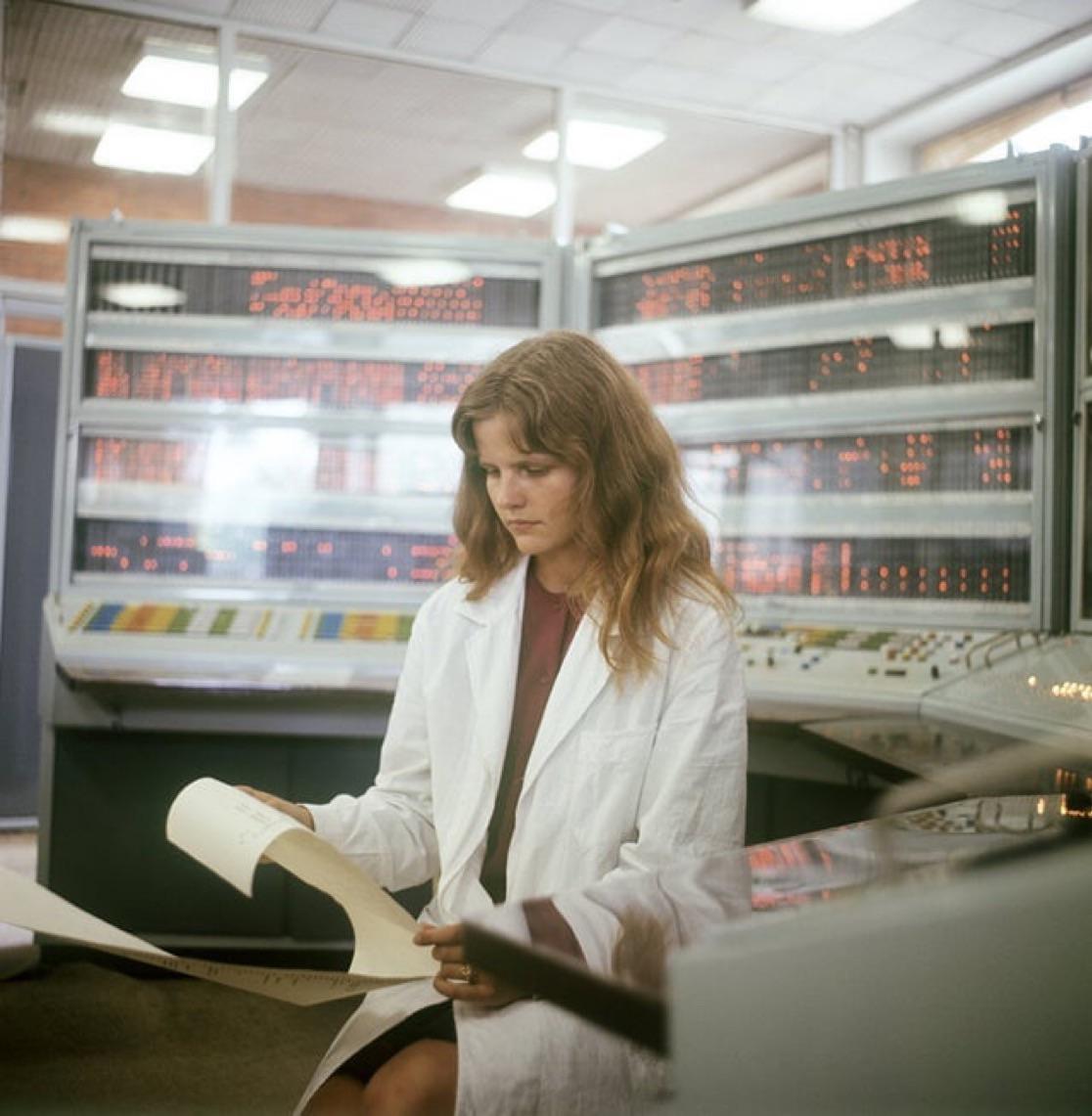 Computer operator with a BESM-6 computer in Lithuania SSR, 1974. (1116×1141)
