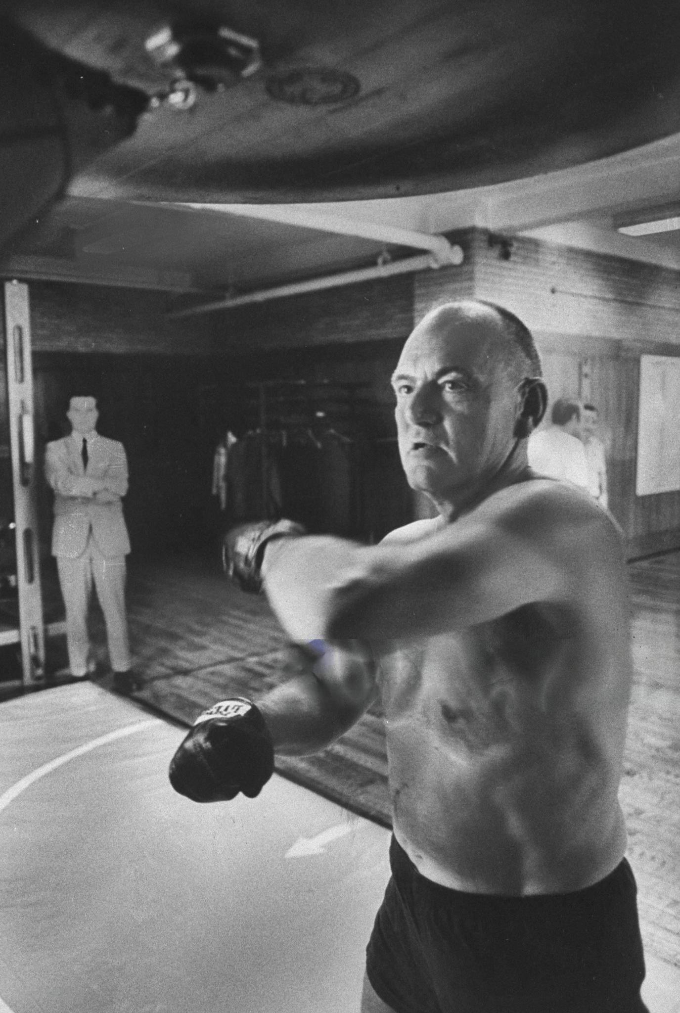56 year old FBI Director L Patrick Gray working out on a speedbag, 1972. Unusually for a federal police officer of his age and rank, Gray was a devoted athlete & an experienced boxer who exercised daily as well as abstaining from smoking & drinking. He later resigned during Watergate (2048×1375)
