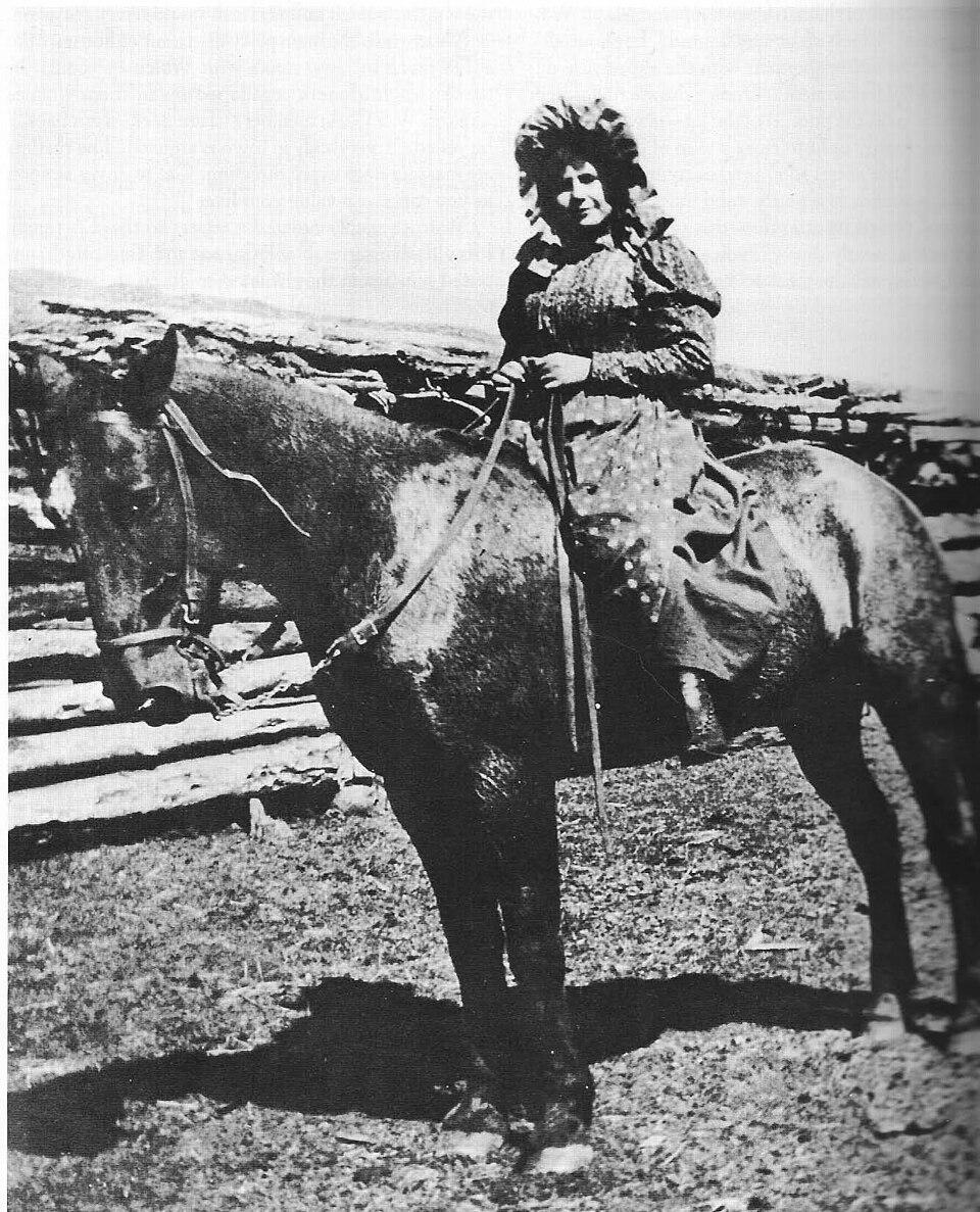Ella Watson, aka ‘Cattle Kate’, circa 1880s. Watson. a homesteader, was falsely accused along with her husband, of cattle rustling and lynched by neighboring ranchers in 1889. Their bodies were left hanging for two days and the event precipitated the Johnson County War . [960 x 1187]