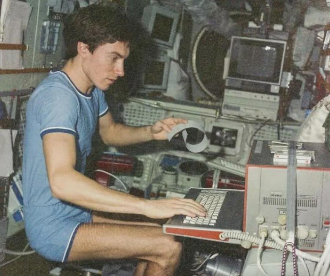Soviet cosmonaut Sergei Krikalev was in space when the Soviet Union collapsed in 1991. [1080×904]