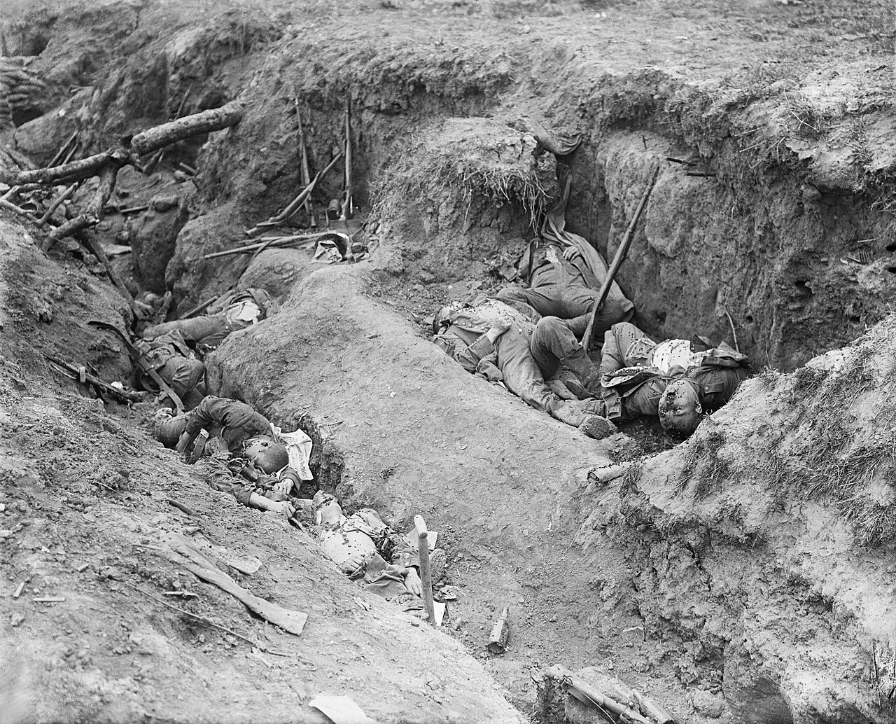 German casualties at the Somme, 1916 [3543×2862]