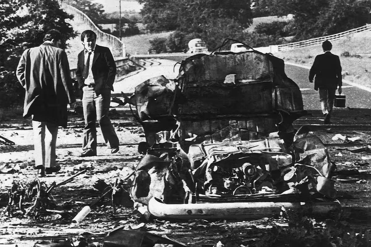 On the 31st July 1975, a group of British terrorists (UVF) detonated a bomb and massacred one of Irelands most popular Cabernet bands at the time, the Miami Showband. (1200×800)