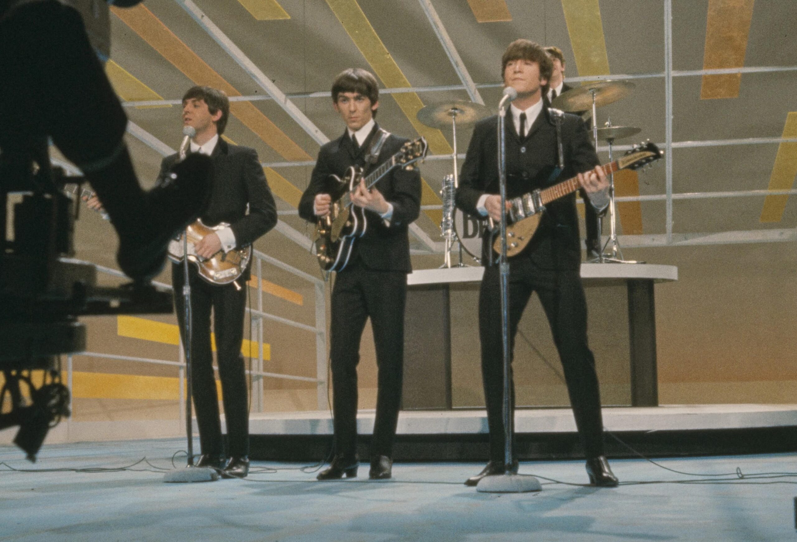 The Beatles performing on The Ed Sullivan Show on February 9, 1964. [3126×2128]