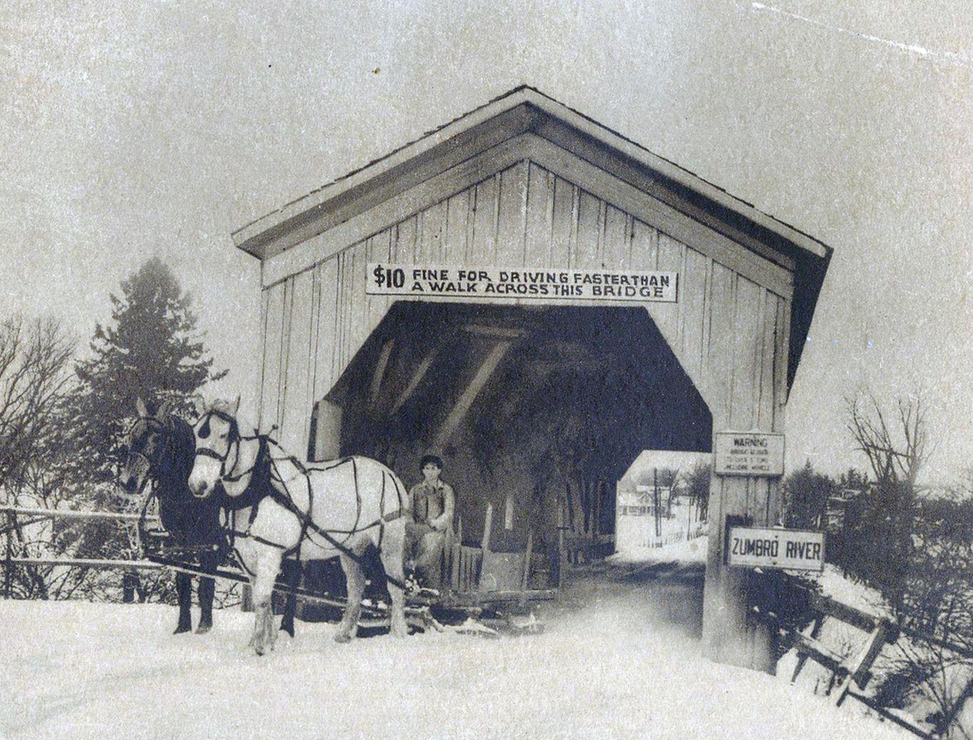 Covered Bridge Horse Carriage Zumbro River Zumbrota Minnesota MN Postcard, c1940 [1365×1369]