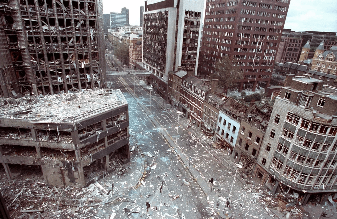 London on 24 April 1993, after Irish terrorists detonated a bomb. [1080×702]