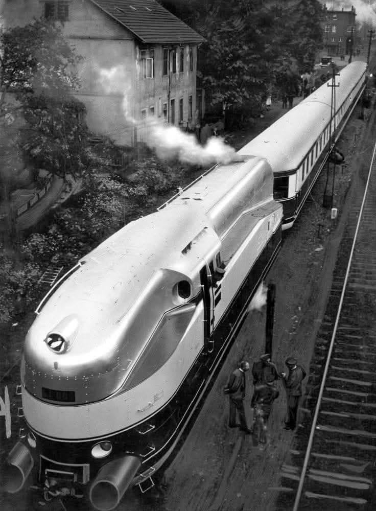 The ‘DRG Class 61 001’ (Henschel-Wegmann) locomotive – after its completion, near the Henschel & Sohn manufacturing facility, in Kassel, Germany, c. May 1935. [736 x 1000]