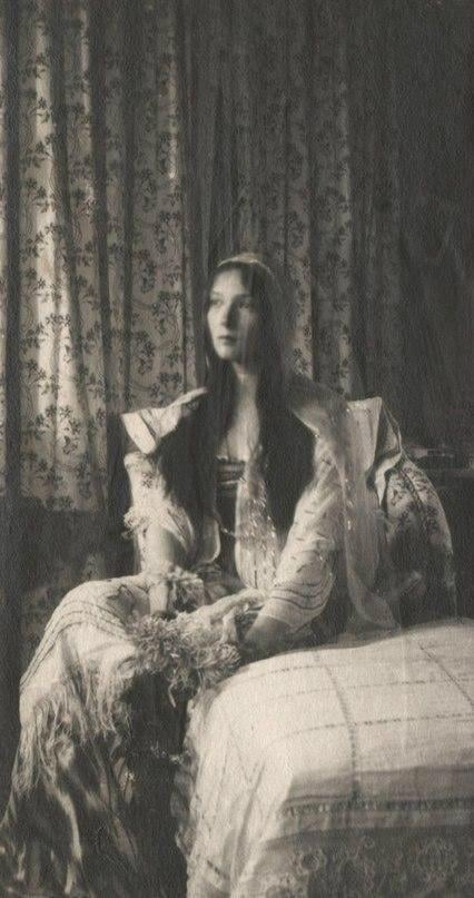 Grand Duchess Tatiana Nikolaevna of Imperial Russia at the Alexander Palace, in her shared bedroom with her sister Olga – south of Saint Petersburg, c. November 6th, 1916. [426 x 807]