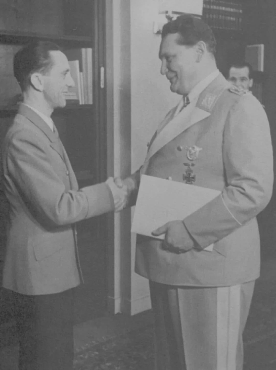 Joseph Goebbels blamed Hermann Goring and his Luftwaffe for losing the war, they hated each other. Picture is Goebbels shaking hands with 2nd in command of Nazi Germany, Hermann Goring, in 1941. Excerpts from Goebbels’s diary below: [1080 x 1448]