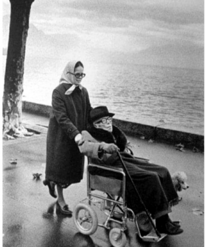 Charlie Chaplin and his wife Oona O’Neill in Switzerland, late 1977 [508 x 739]