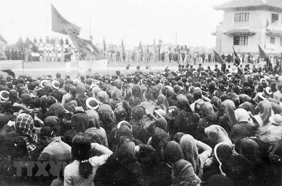 An election rally in Hanoi, the legislative election of the 1st DRV Parliament would see the first and then the last time a all-Vietnam election took place until 1976, January 1946, [900×596]
