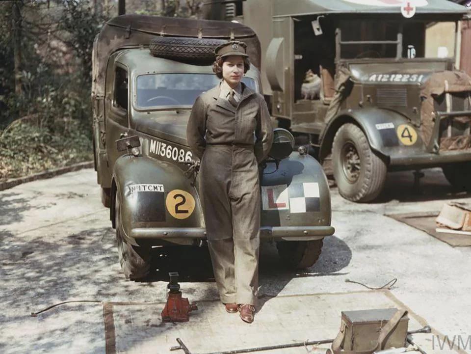 Princess Elizabeth (later Queen Elizabeth II) working as a mechanic during WW2, 1943. [Colorized]. [960×721]