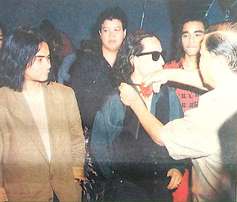 Malaysian rockstars getting a haircut from the information minister for a public television appearance due to government restriction. (1992) [1000×853]