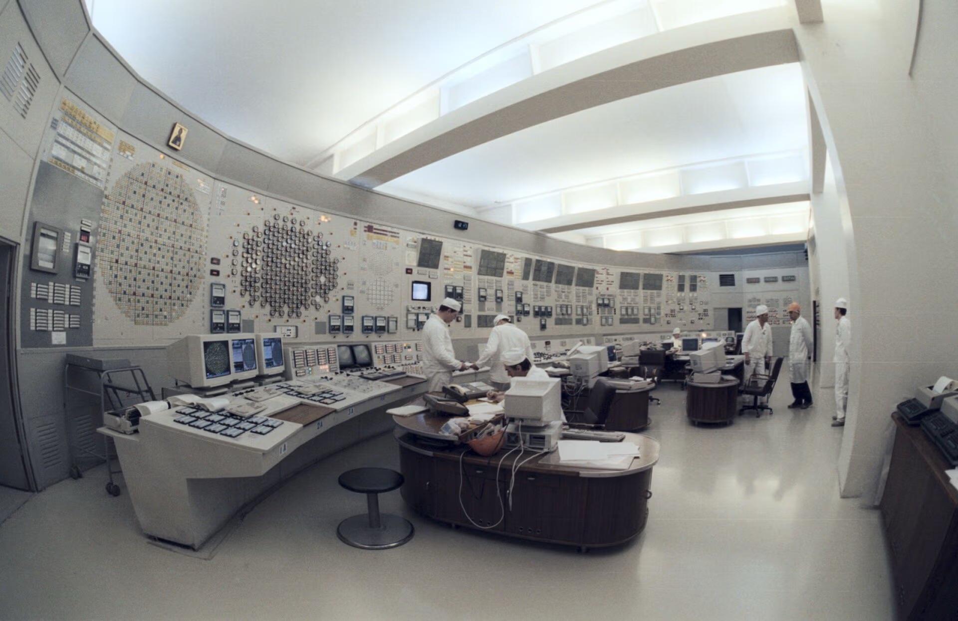Control room of one of the last RBMK reactors in the world at Leningrad Nuclear Power Plant, 2004. Photo: TASS [1920×1246]