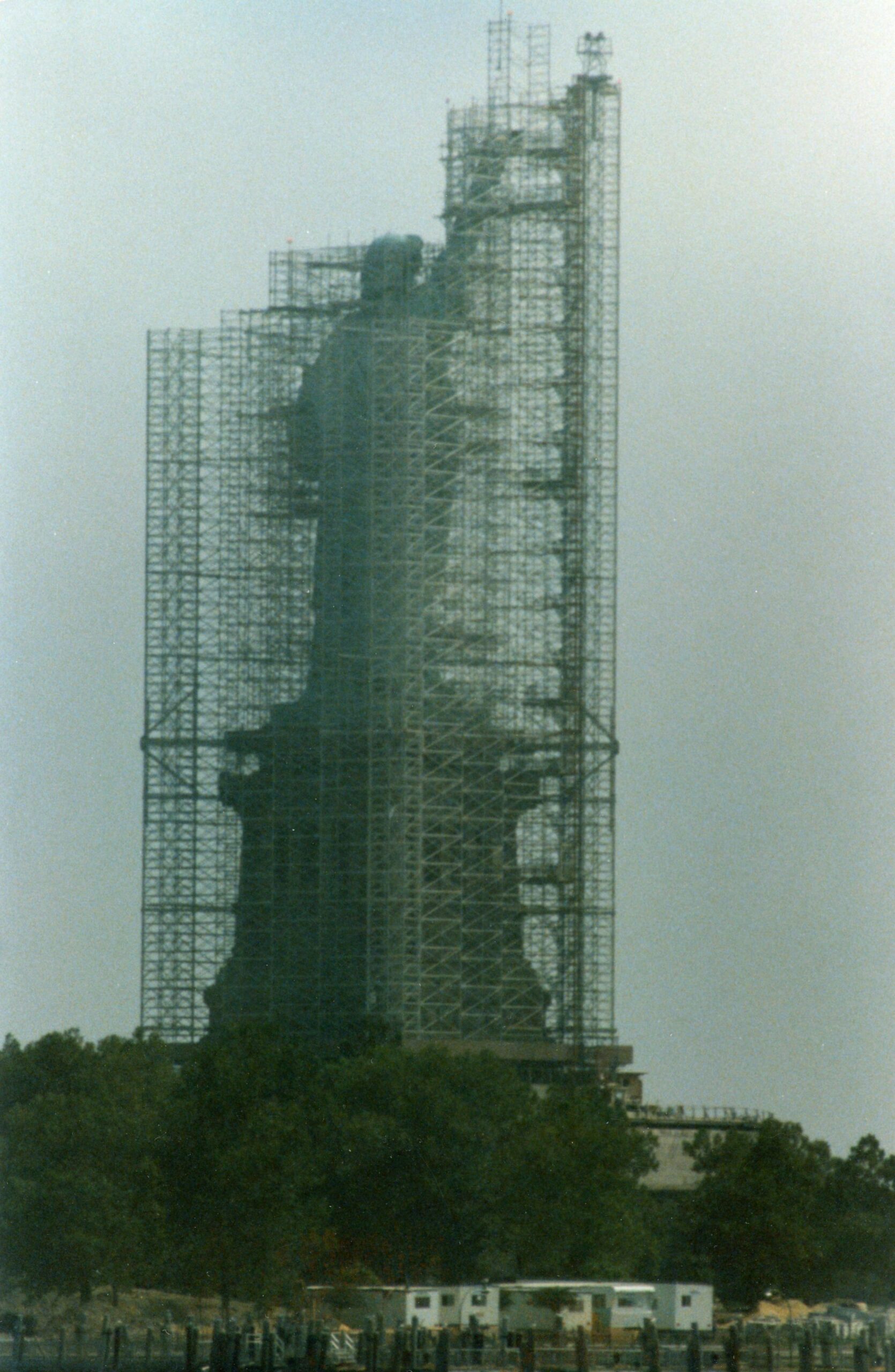 Statue of Liberty under renovation, mid 1980s (2296 × 3520)
