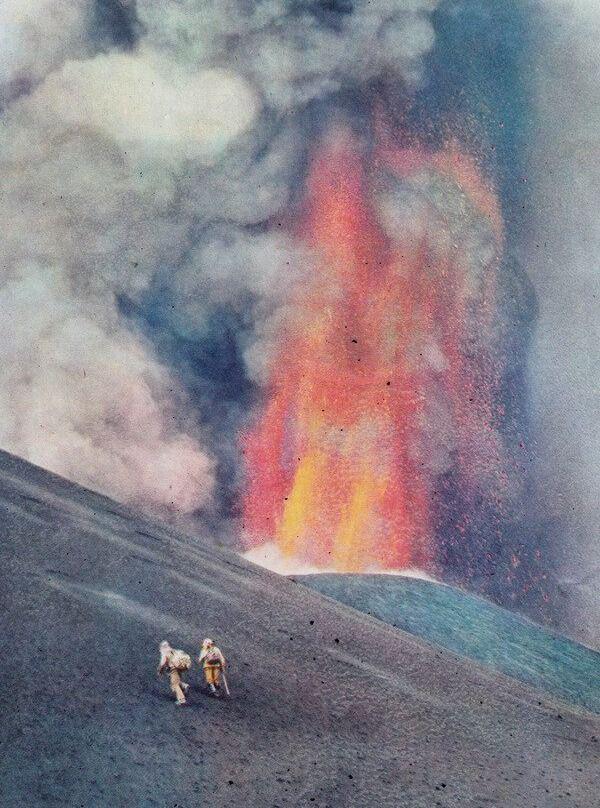 Soviet volcanologists monitoring the eruption of the Tolbachik volcano on the Kamchatka Peninsula, Soviet Union, c. 1978. Photo was taken by the photographer Vadim Gippenreiter. [600 x 808]