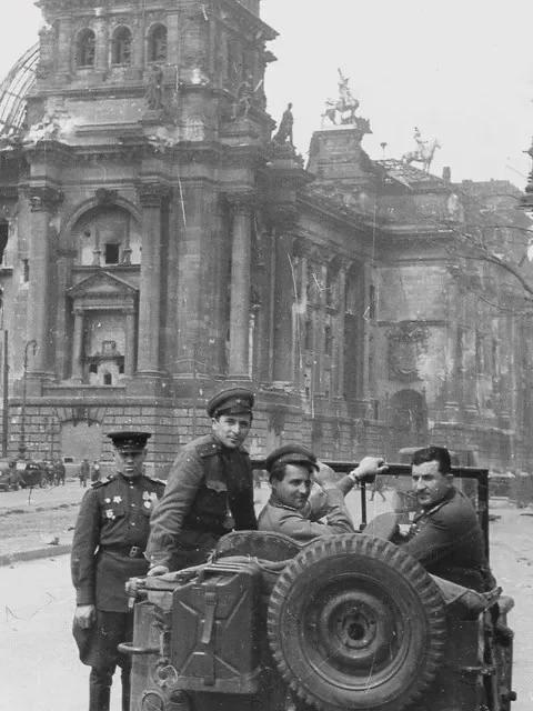 Soviet soldiers at the Reichstag building after the fall of Berlin, 1945. [480×640]