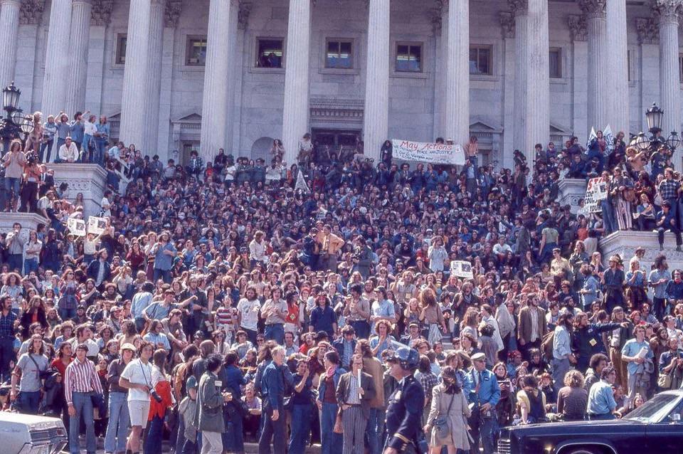 Antiwar protestors congregate on the steps of the US Capitol on May Day, 1971. The ensuing three days of disruptive actions directly confronted the Nixon administration — and resulted in the largest civil disobedience–related detentions in US history. [960×638]
