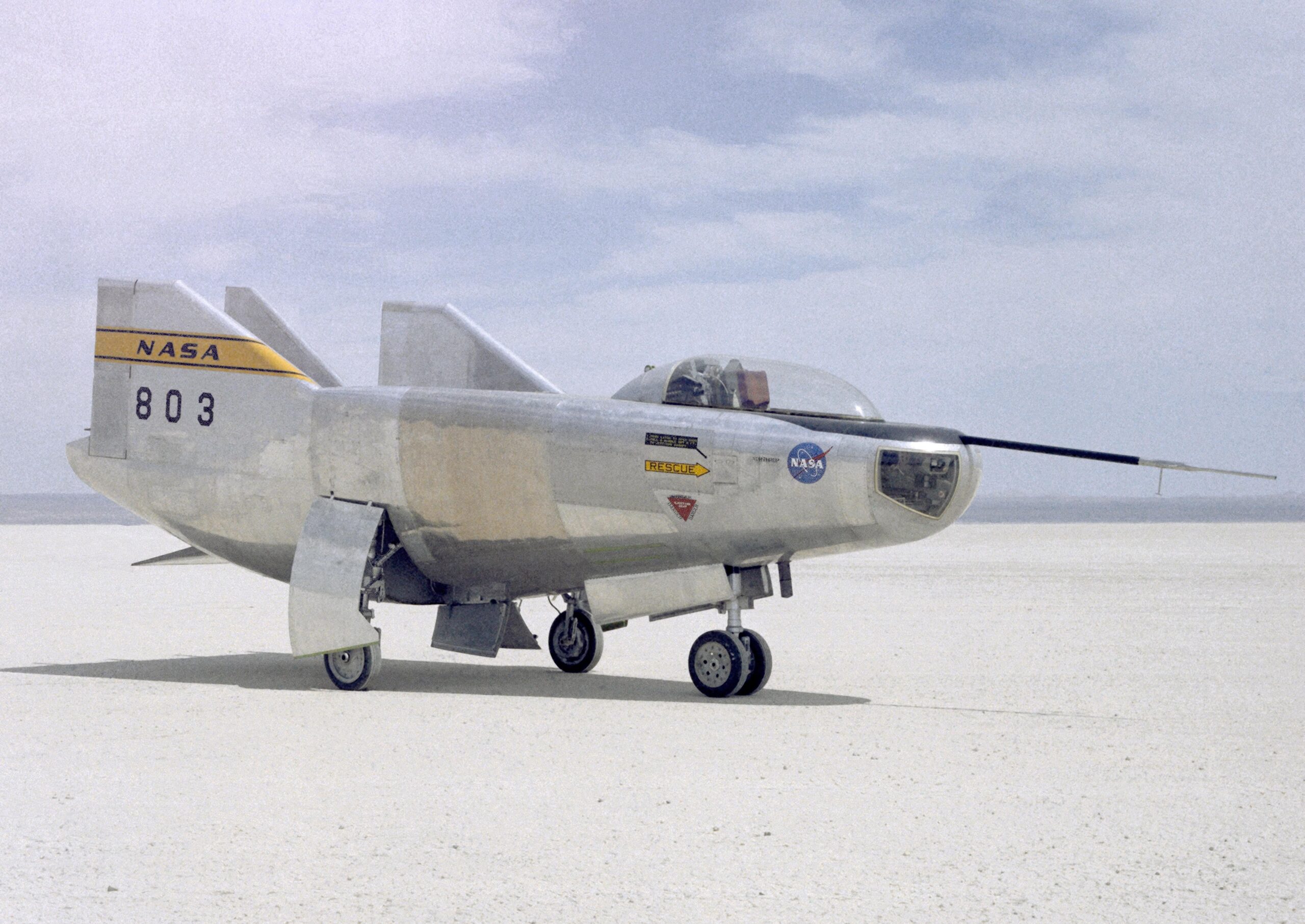 NASA’s Northrop M2-F3 lifting body aircraft at Rogers Dry Lake, California 1970 [5100 × 3609]