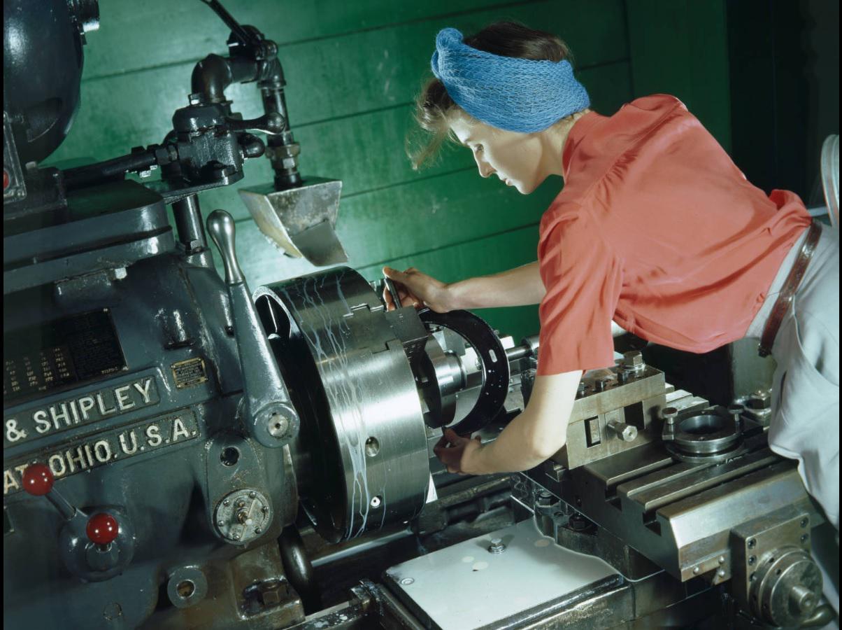 Kodachrome shot of a Lady working during the WWII, August of 1944 [900×1204]