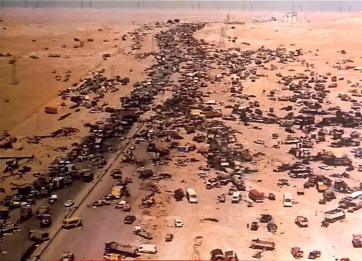 Highway 80, aftermath of the infamous “Highway of Death”, 1991, Gulf War. [720×518].