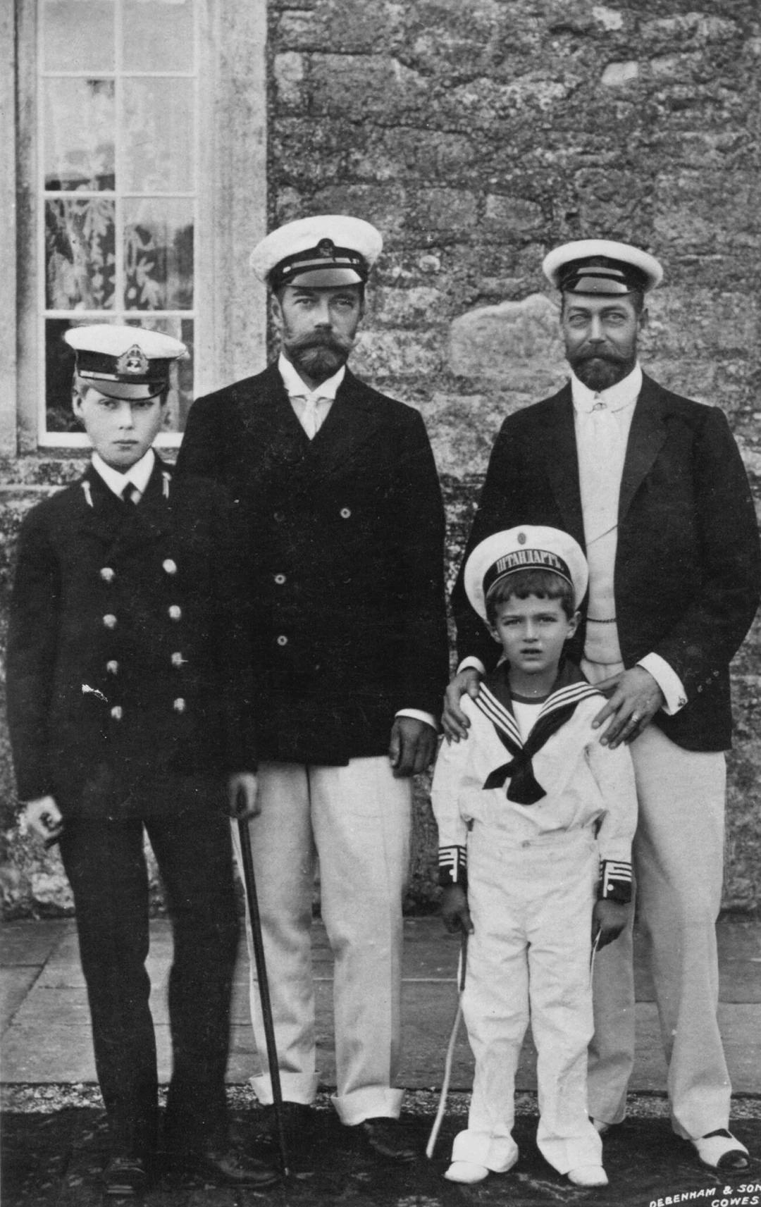 George V and Nicholas II with their oldest children and heirs to their throne: Edward VII and Alexis, 1909. [1080×1713]