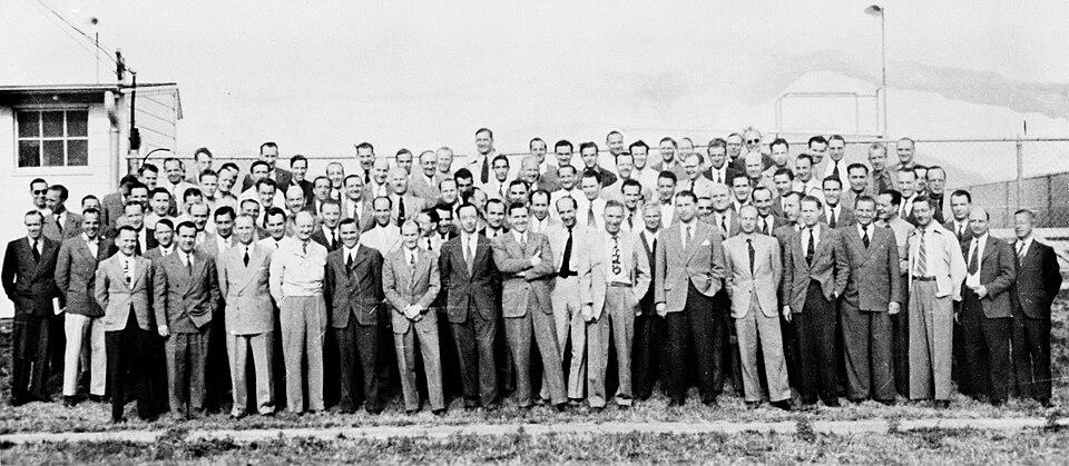 Group of 104 German rocket scientists, some previously involved with the V-2 Rocket, including Wernher von Braun, Ludwig Roth and Arthur Rudolph, as part of Operation Paperclip. Fort Bliss, Texas, United States. January 1946 [800×349]