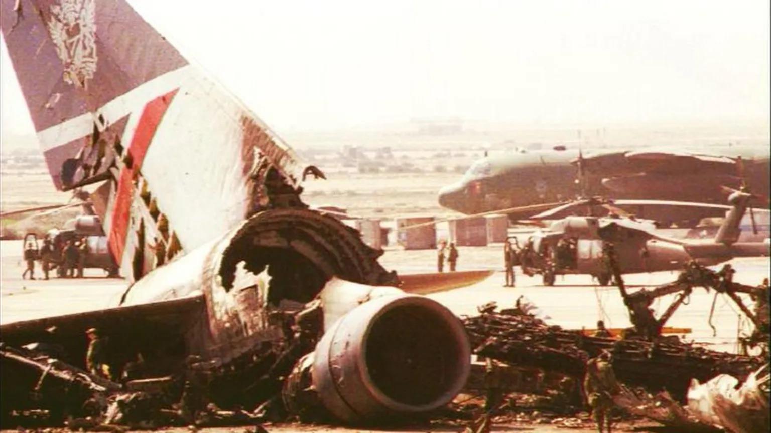 Passenger Airplane destroyed by Iraqi forces during their Invasion of Kuwait (1990) [1536 x 864]