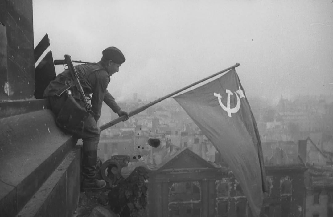 Soviet flagb over Berlin, 1945. [1080×705]