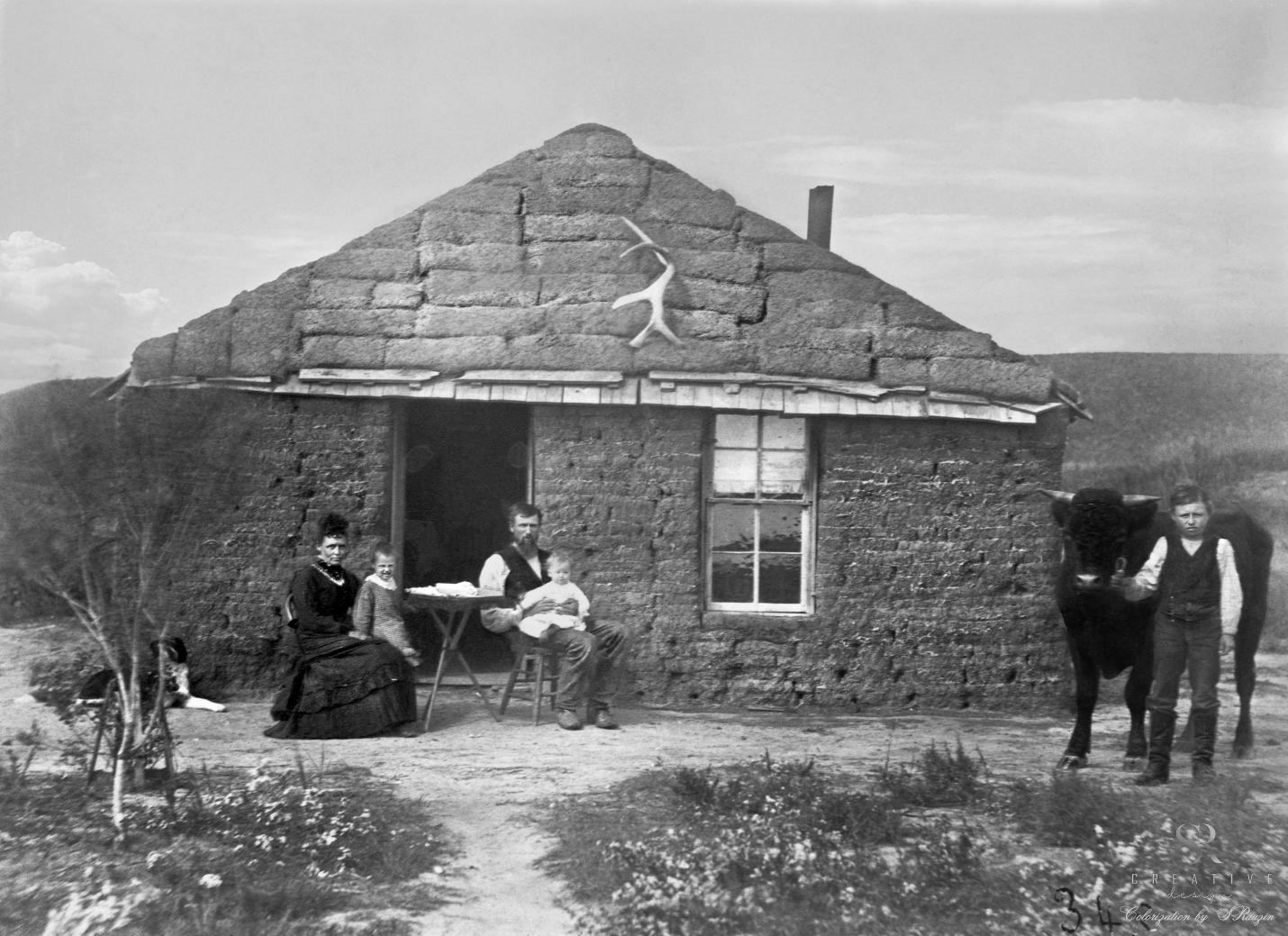 James Loughran family sod house in northeast Custer County, circa 1886. [1430×1039]