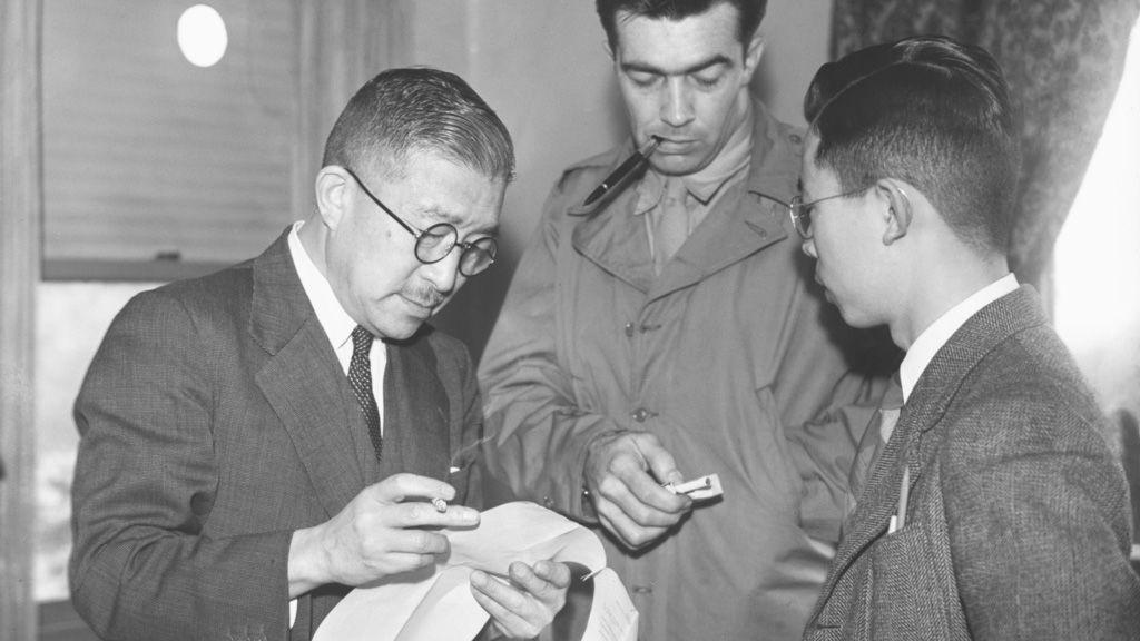 Liberal Party leader Ichirō Hatoyama (left), while forming a cabinet after Japan’s first postwar general election, is informed by American occupation authorities of his purge from public office, 4 May 1946 [1024 x 576]